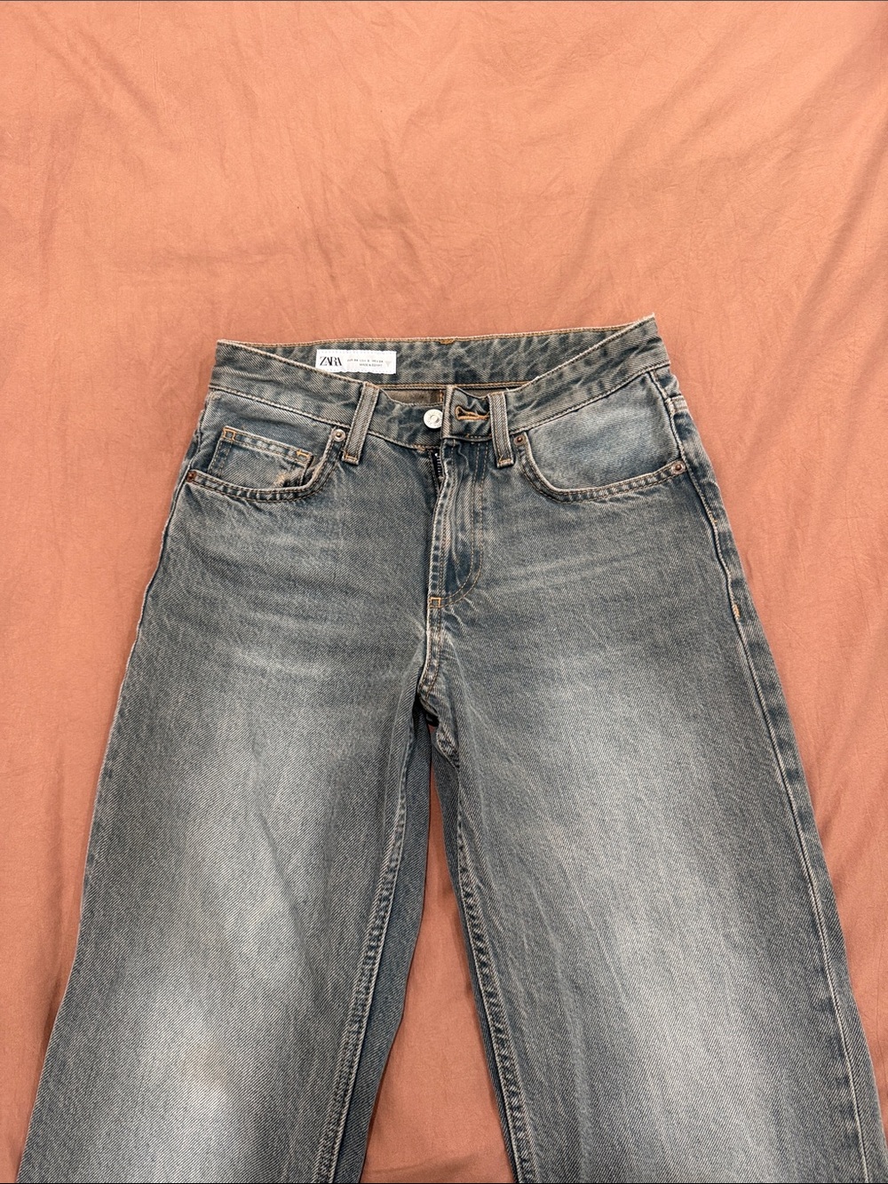 Zara Women's Faded Blue Straight Jeans